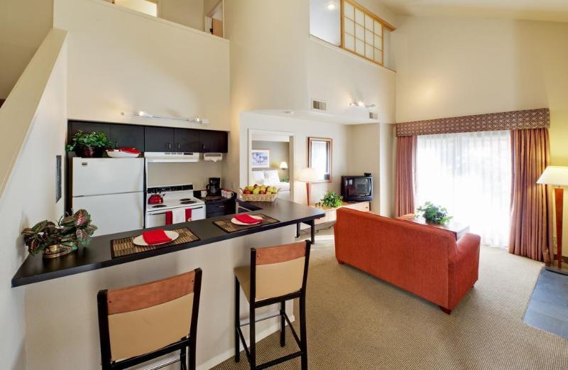 Hawthorn Suites By Wyndham Kent, Wa Экстерьер фото