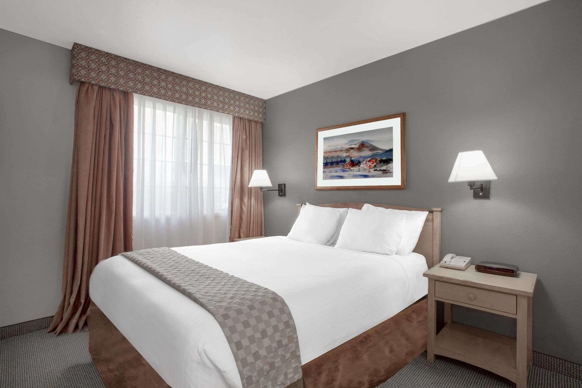 Hawthorn Suites By Wyndham Kent, Wa Экстерьер фото
