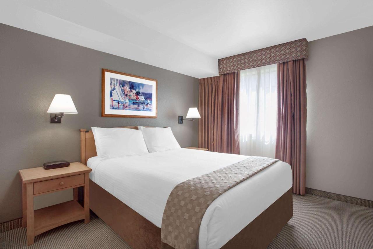 Hawthorn Suites By Wyndham Kent, Wa Экстерьер фото